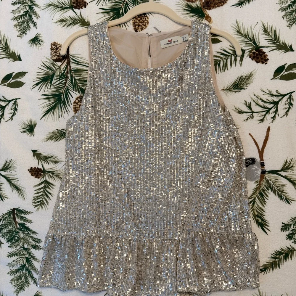 NWOT Vineyard Vines Silver Sequin Peplum Top! ✨ - Picture 2 of 5